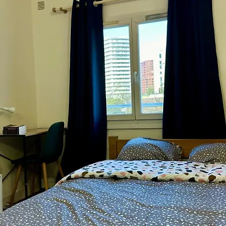 Le Bord De La Loire - Avec Salle De Bains Commune Apartman