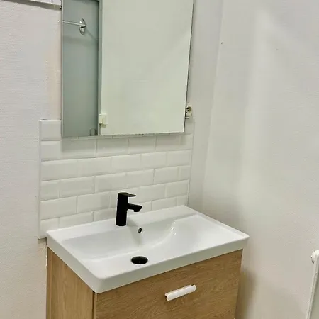 Le Bord De La Loire - Avec Salle De Bains Commune نانت