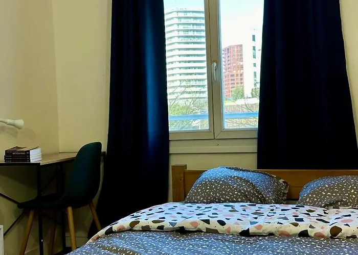 Le Bord De La Loire - Avec Salle De Bains Commune Lägenhet