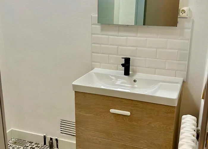 Le Bord De La Loire - Avec Salle De Bains Commune *