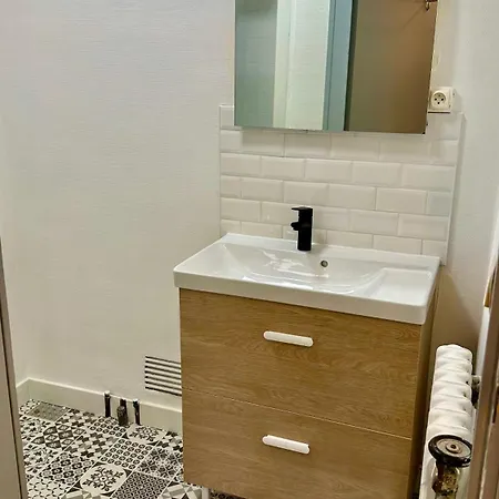 Le Bord De La Loire - Avec Salle De Bains Commune *