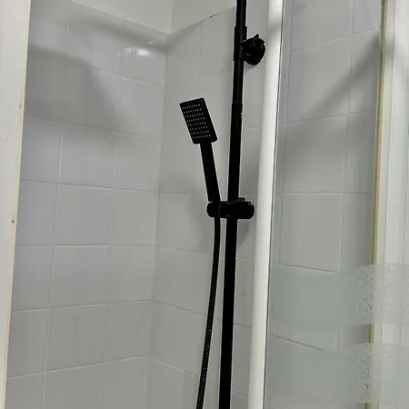 Le Bord De La Loire - Avec Salle De Bains Commune Daire *