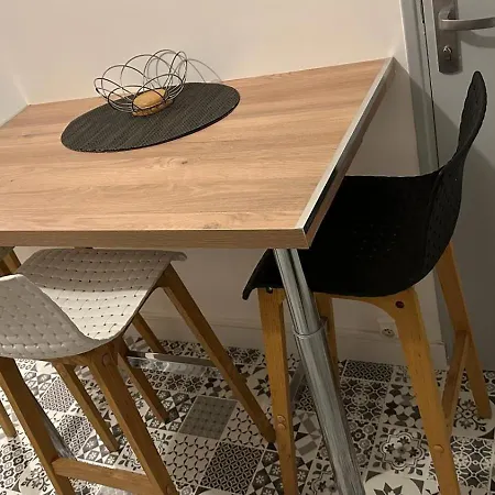 Le Bord De La Loire - Avec Salle De Bains Commune