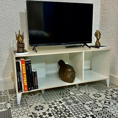 Le Bord De La Loire - Avec Salle De Bains Commune Daire *