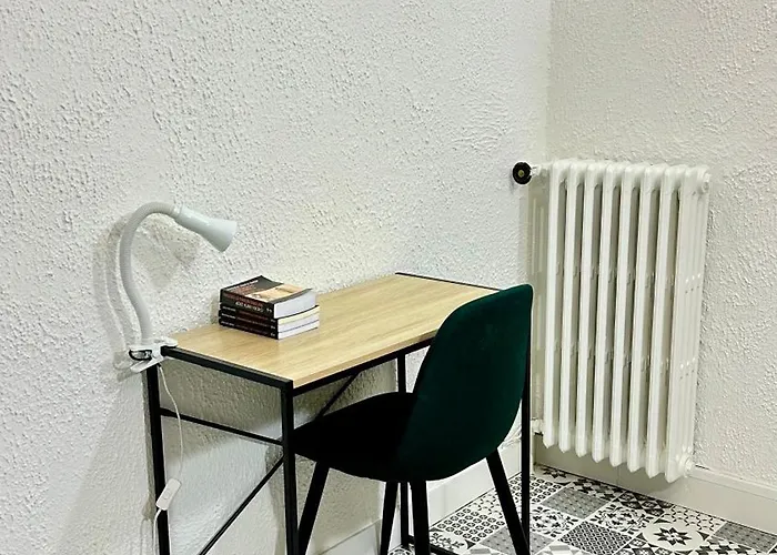 Le Bord De La Loire - Avec Salle De Bains Commune Appartement *